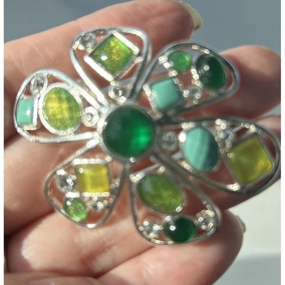 Vintage Flower Outline Blue Green Rhinestones /Cabochons  Silver Brooch classic